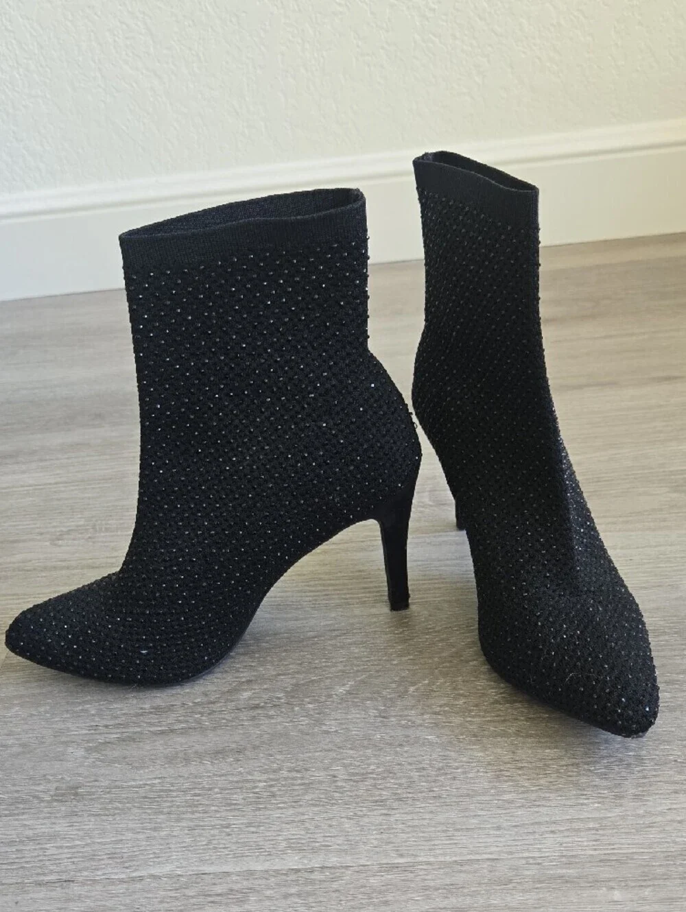 N/A elegant black